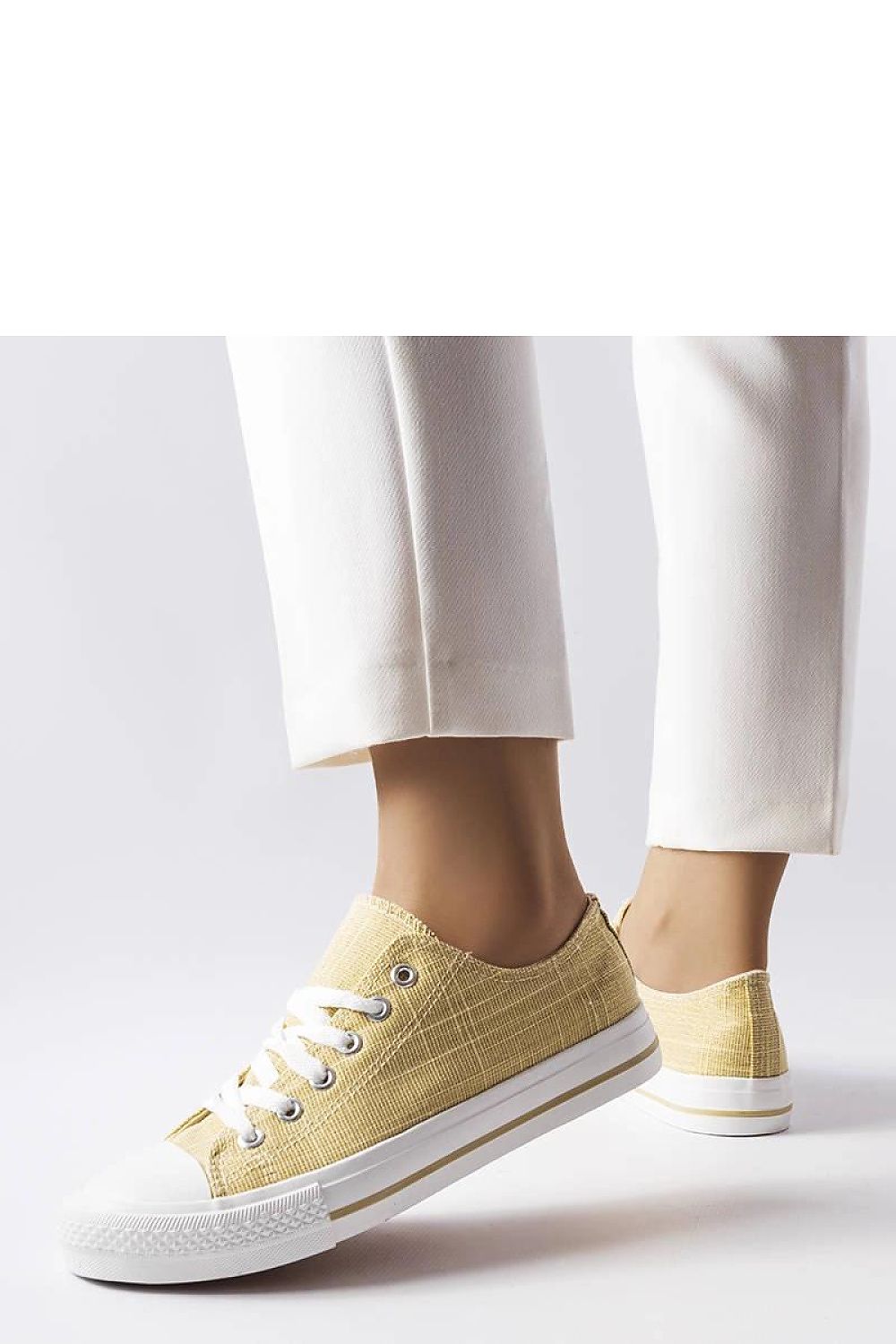 Baskets model 207945 Solea