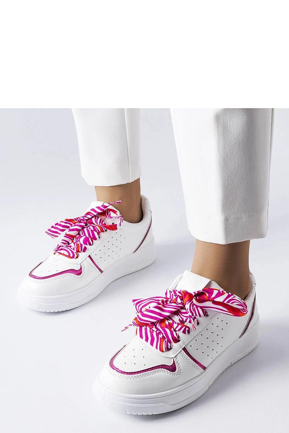 Baskets model 207947 Solea