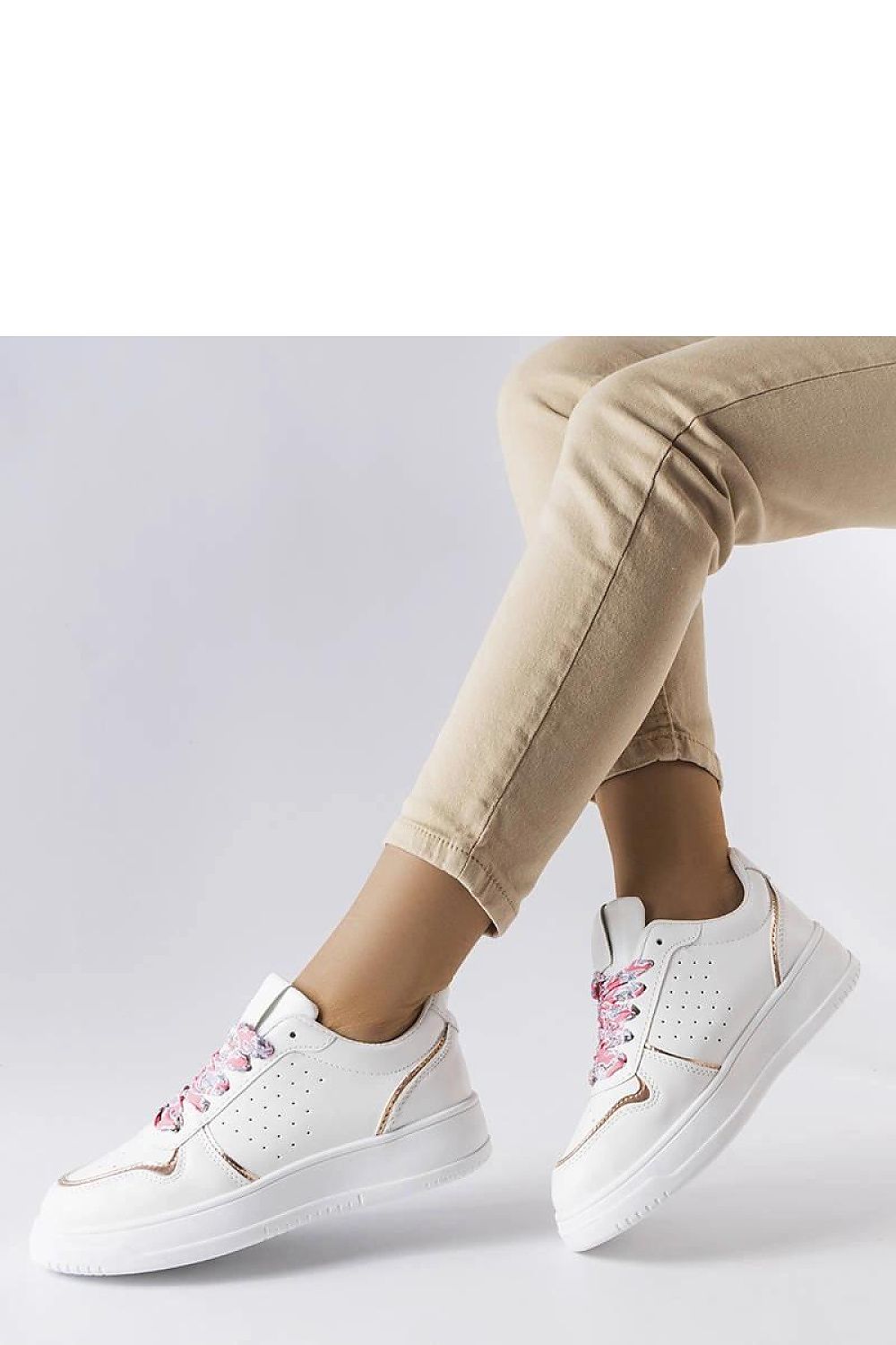 Baskets model 207949 Solea