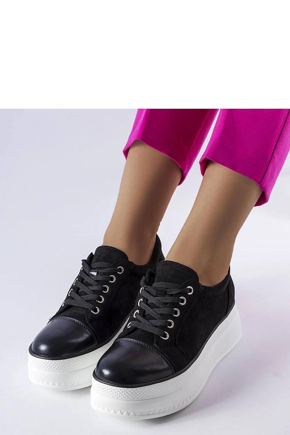 Baskets model 207952 Solea