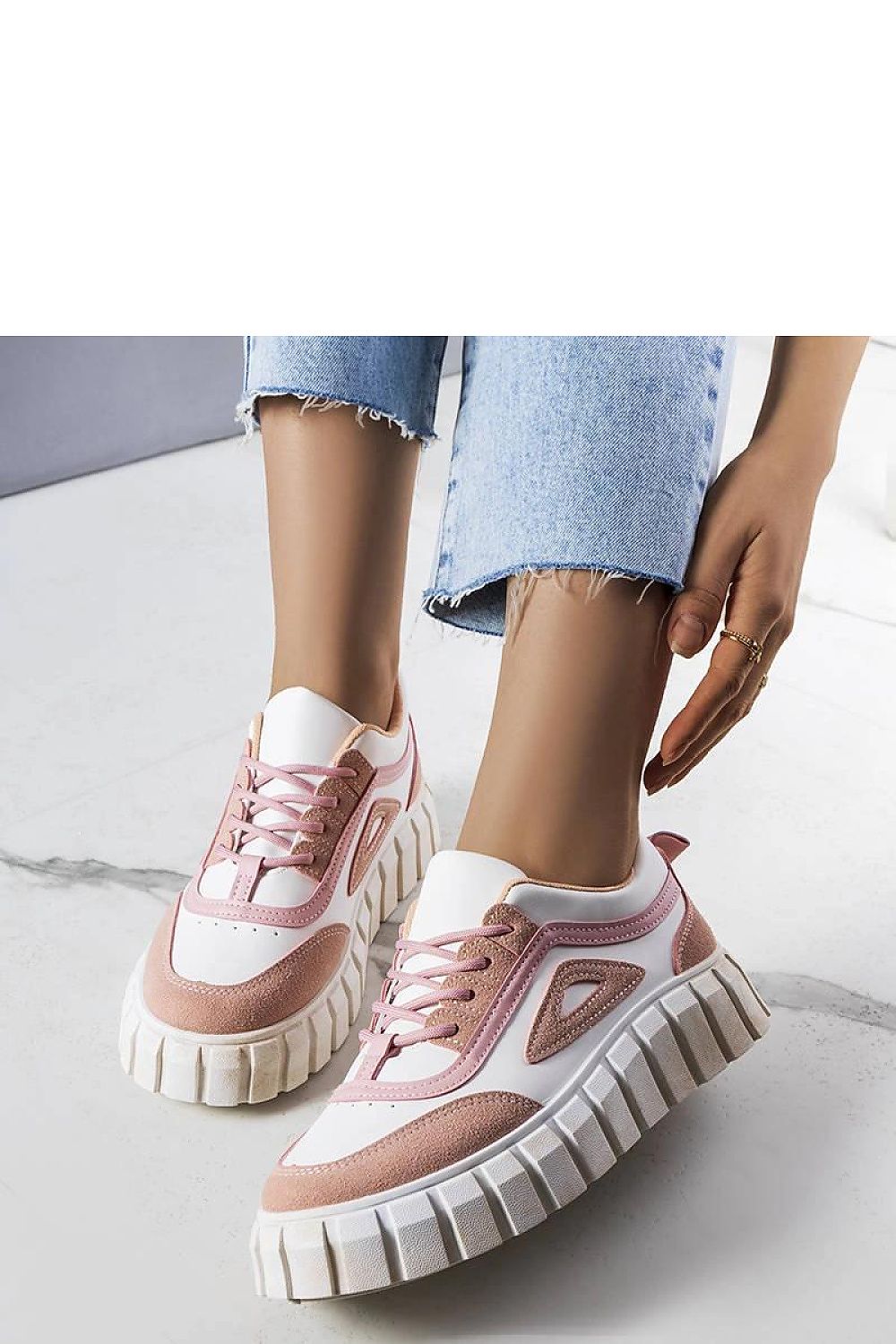 Baskets model 207983 Solea