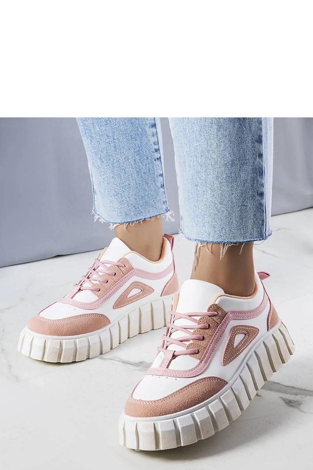 Baskets model 207983 Solea
