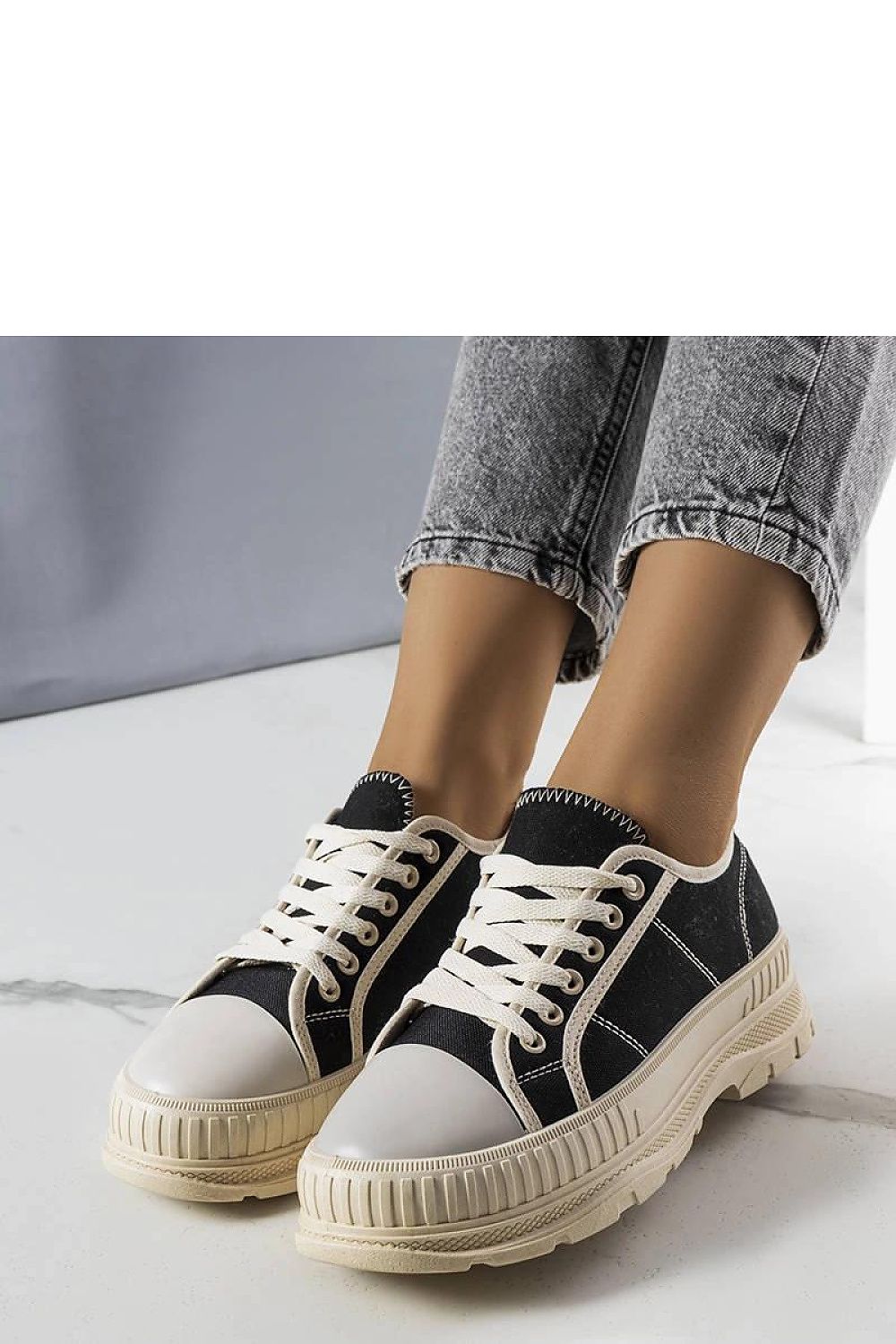Baskets model 207997 Solea