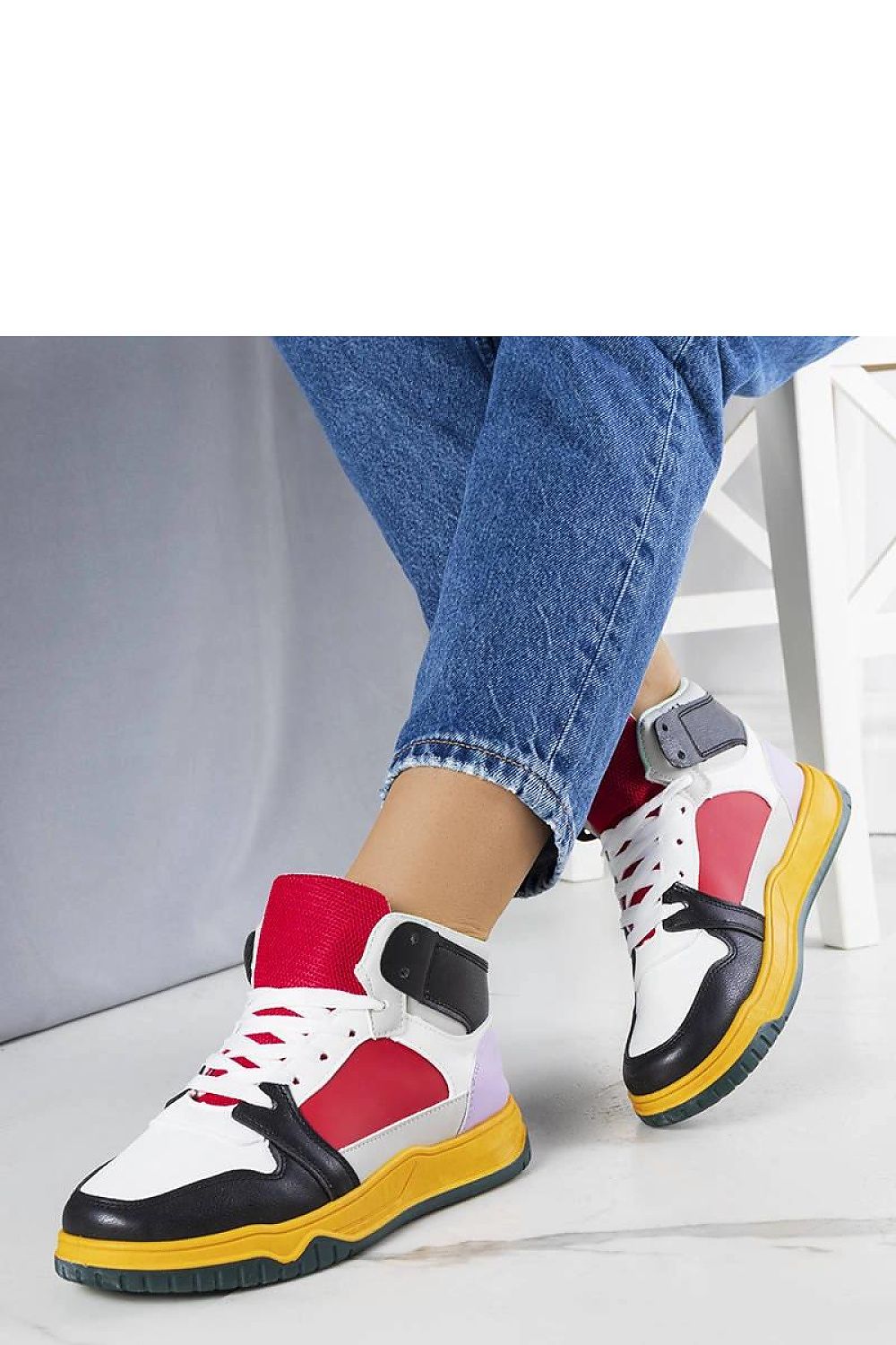 Baskets model 208019 Solea