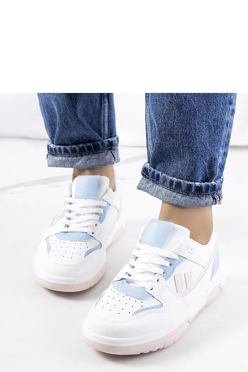 Baskets model 208031 Solea