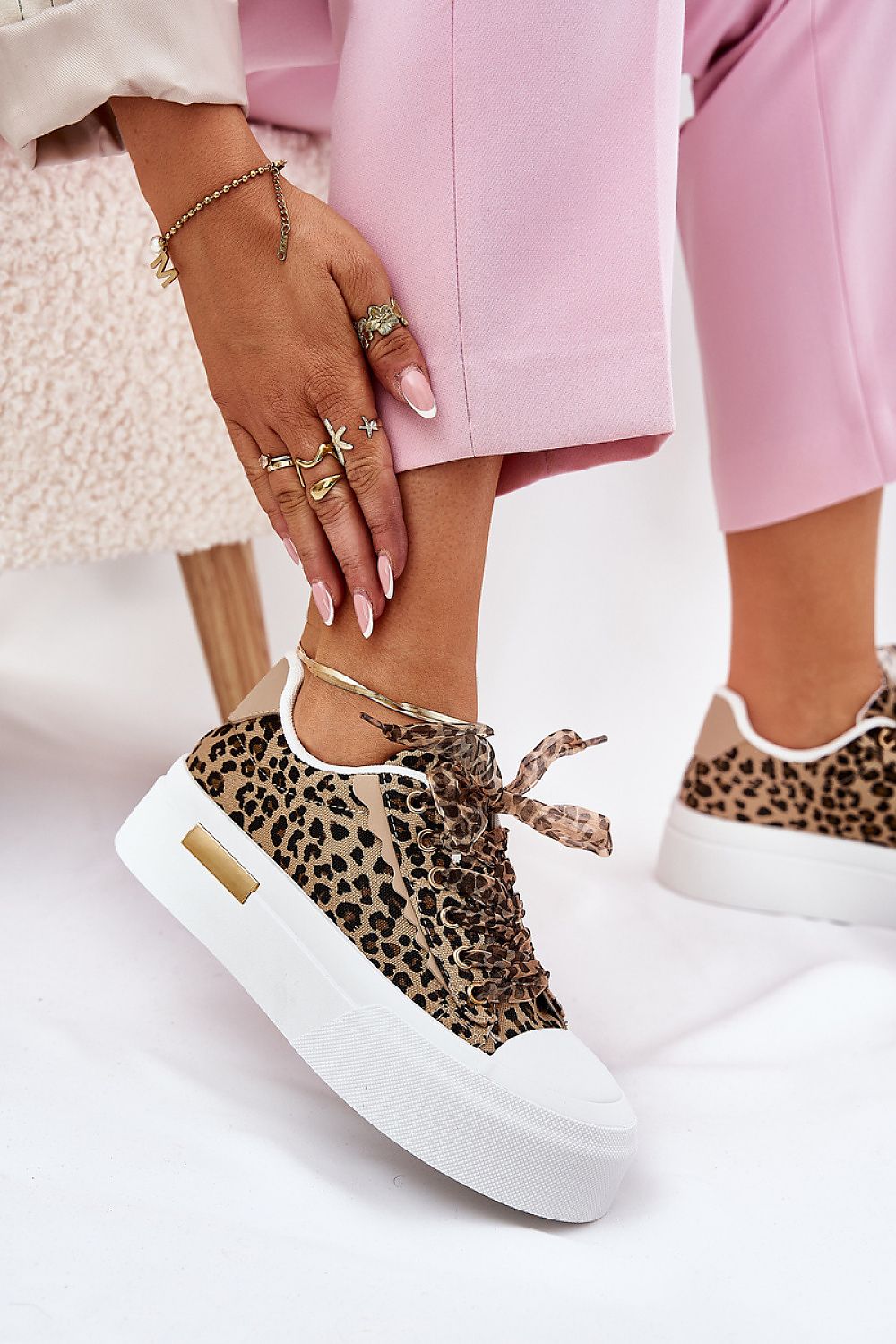 Baskets model 209815 Step in style