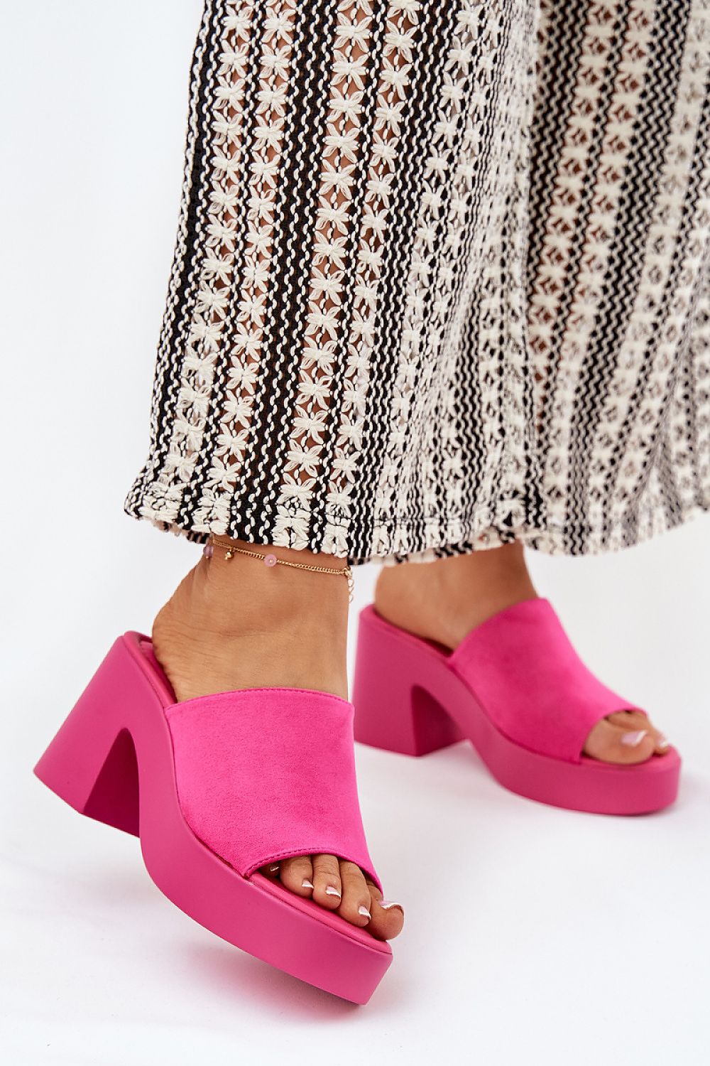 Clacquettes model 209940 Step in style