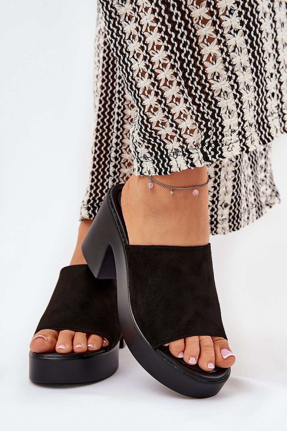 Clacquettes model 209942 Step in style