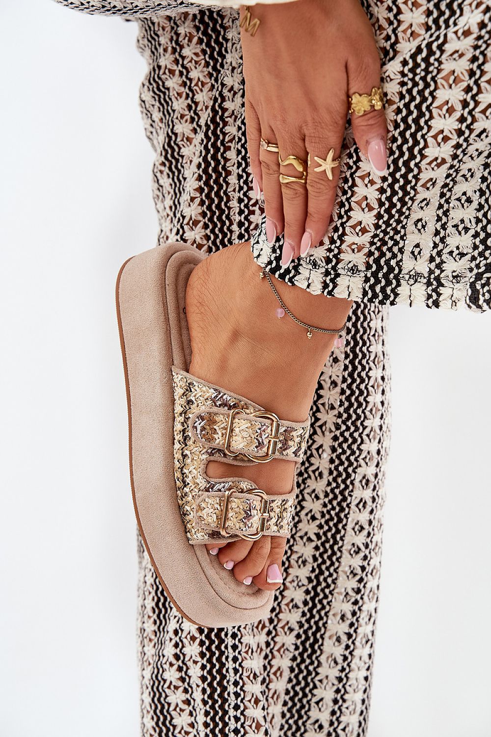Clacquettes model 209947 Step in style