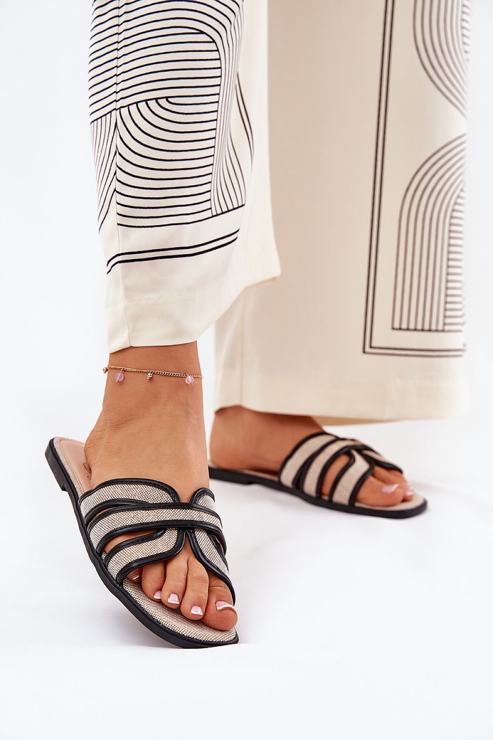 Clacquettes model 209955 Step in style