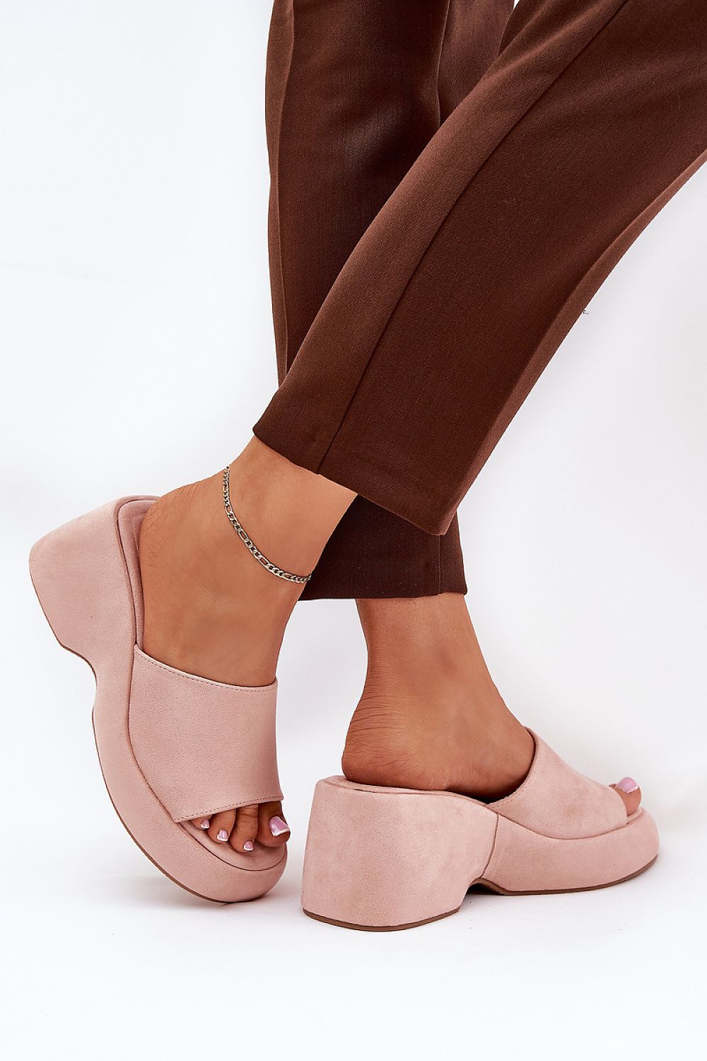 Clacquettes model 210173 Step in style