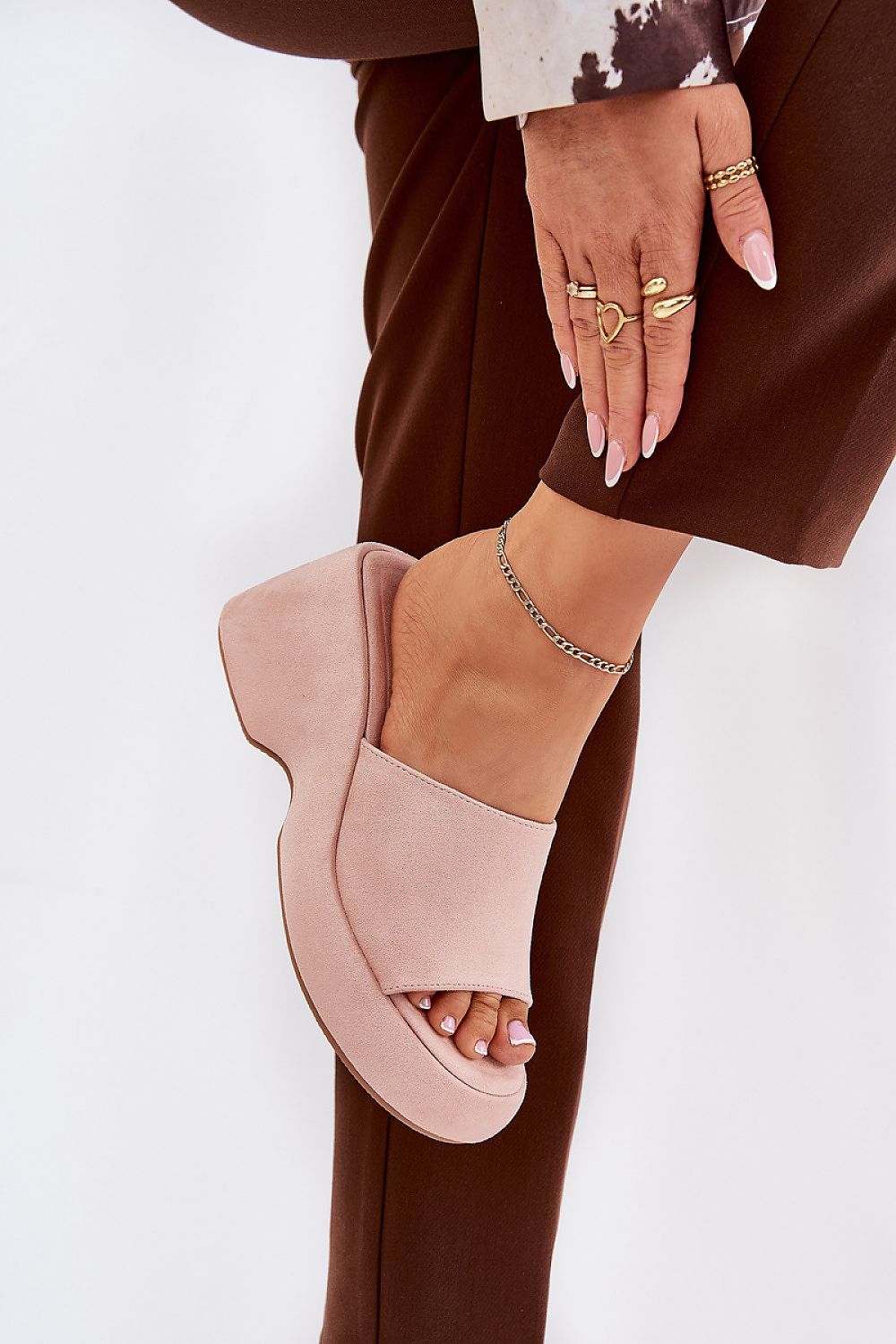 Clacquettes model 210173 Step in style