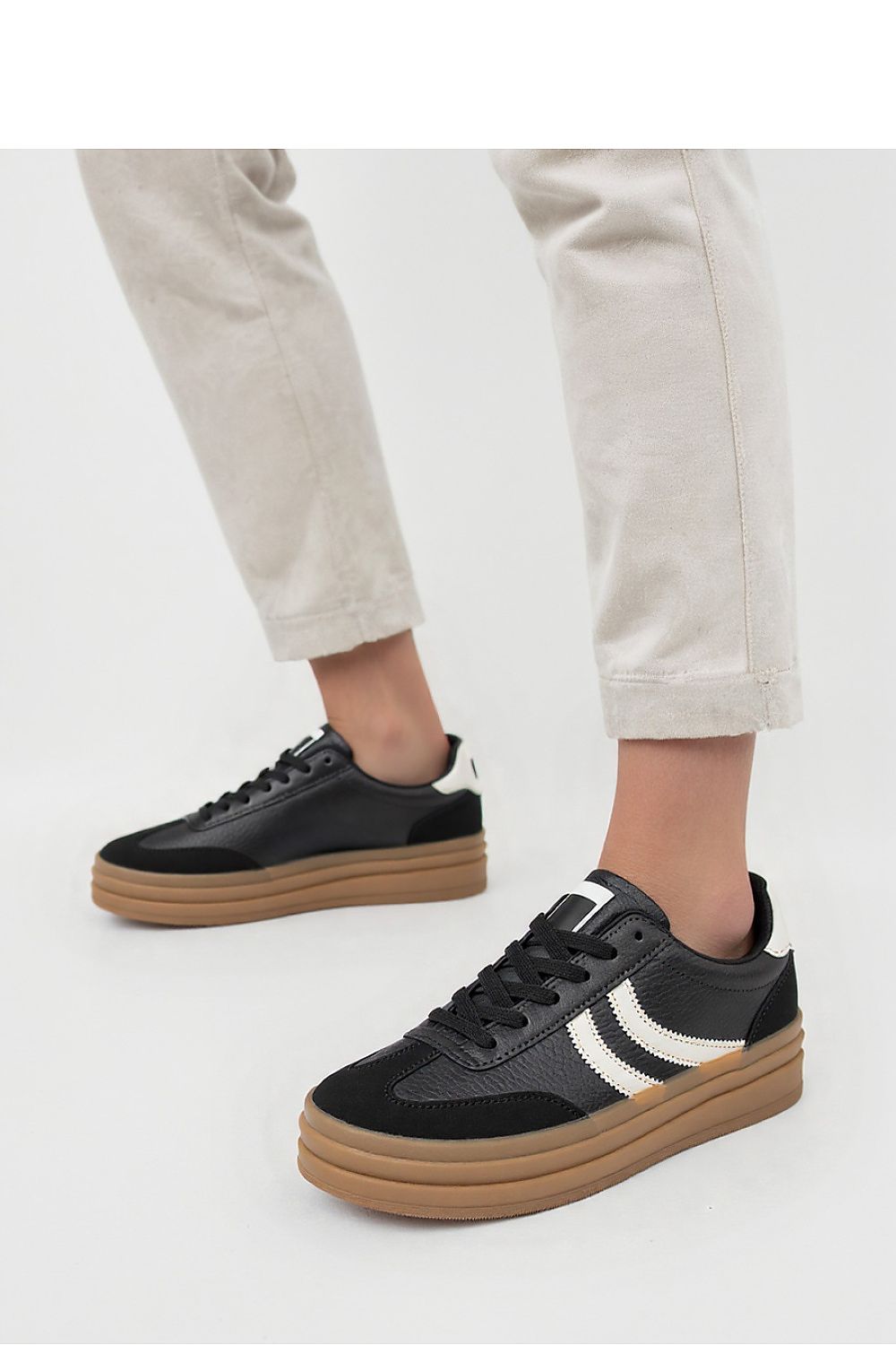 Chaussures de sport model 210217 Inello