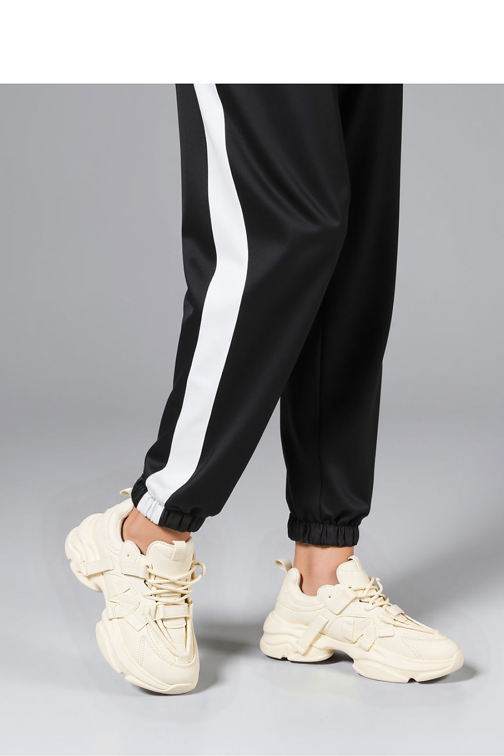 Chaussures de sport model 210226 Inello