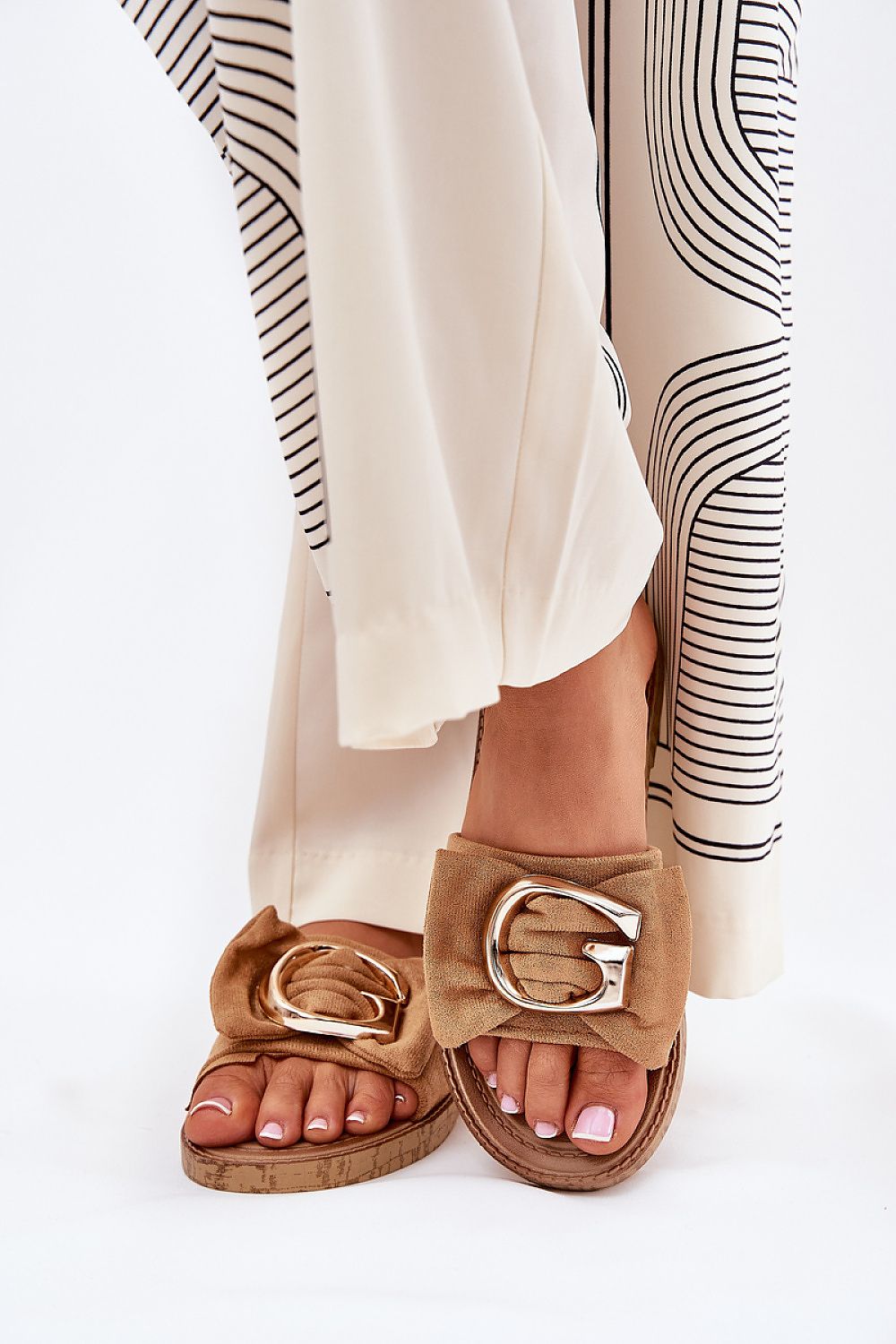 Clacquettes model 210747 Step in style