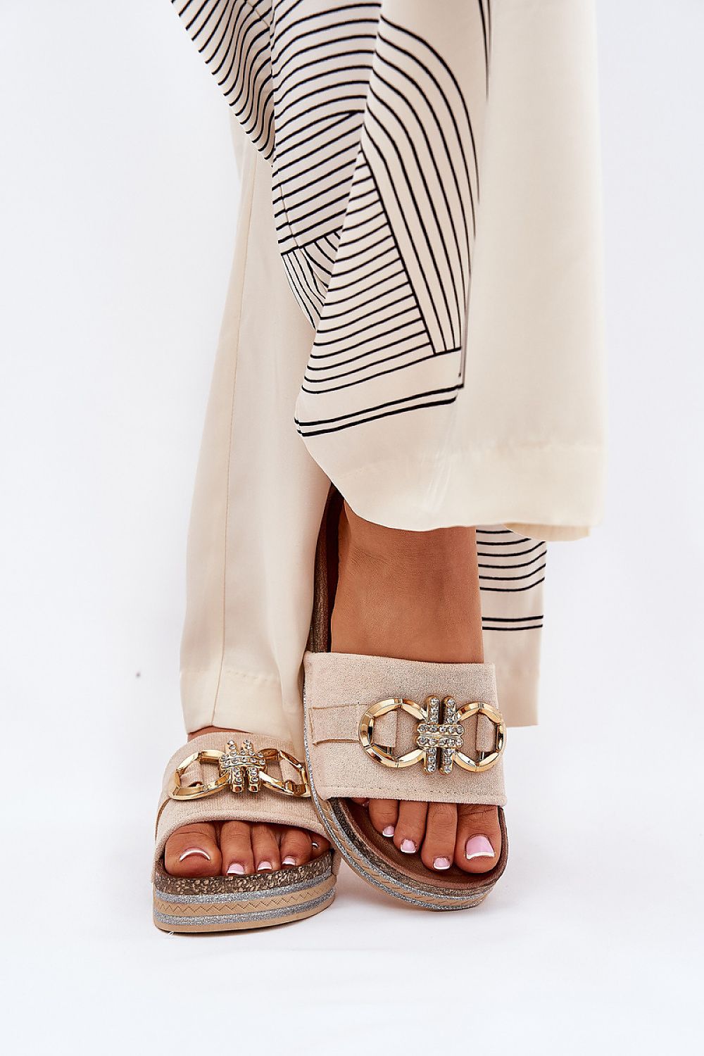 Clacquettes model 210752 Step in style