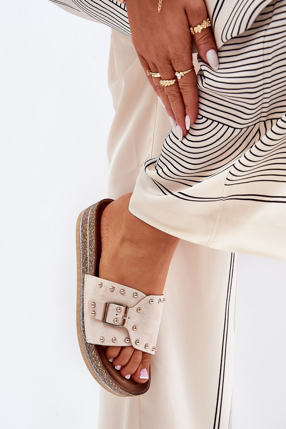 Clacquettes model 210756 Step in style