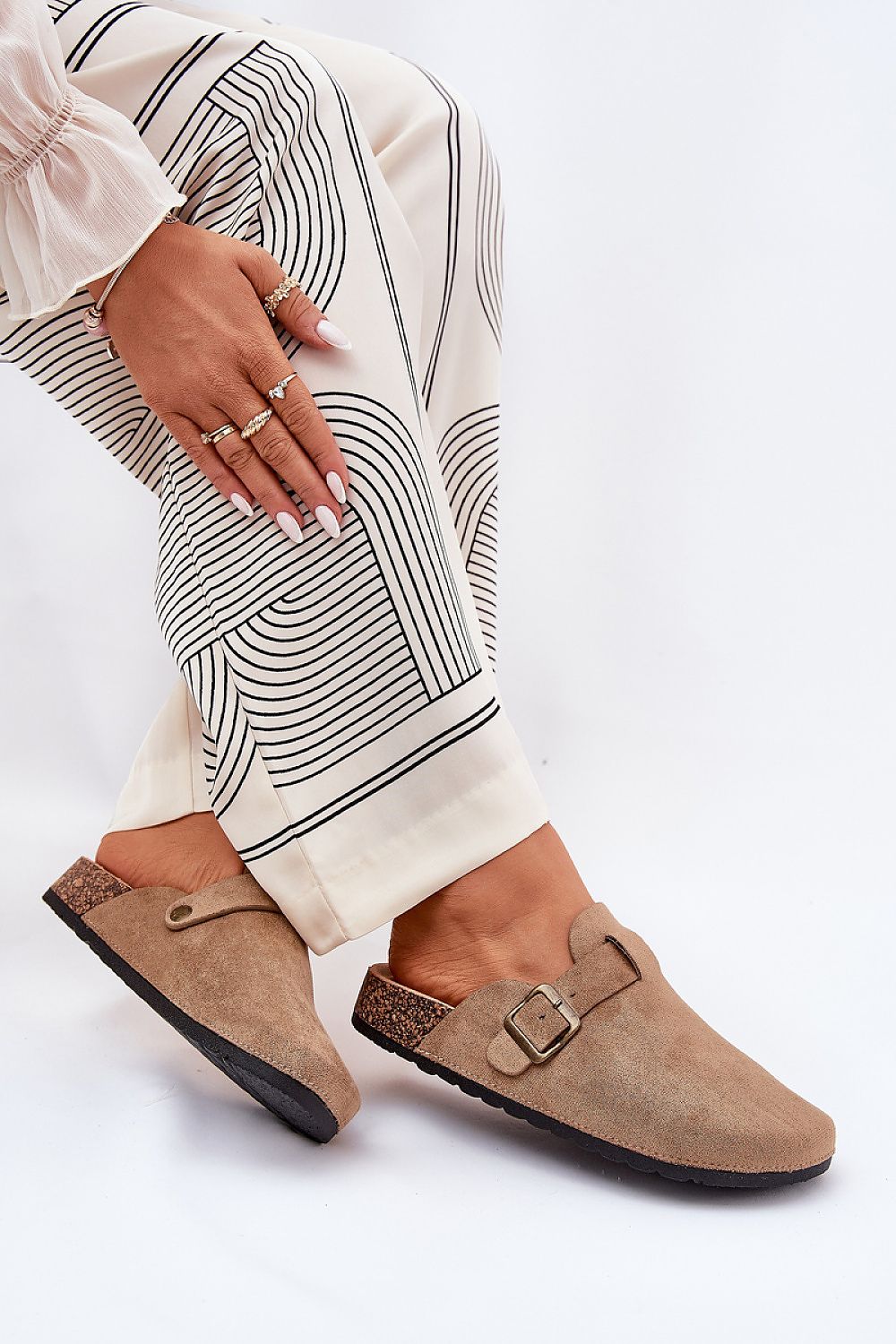 Clacquettes model 210770 Step in style