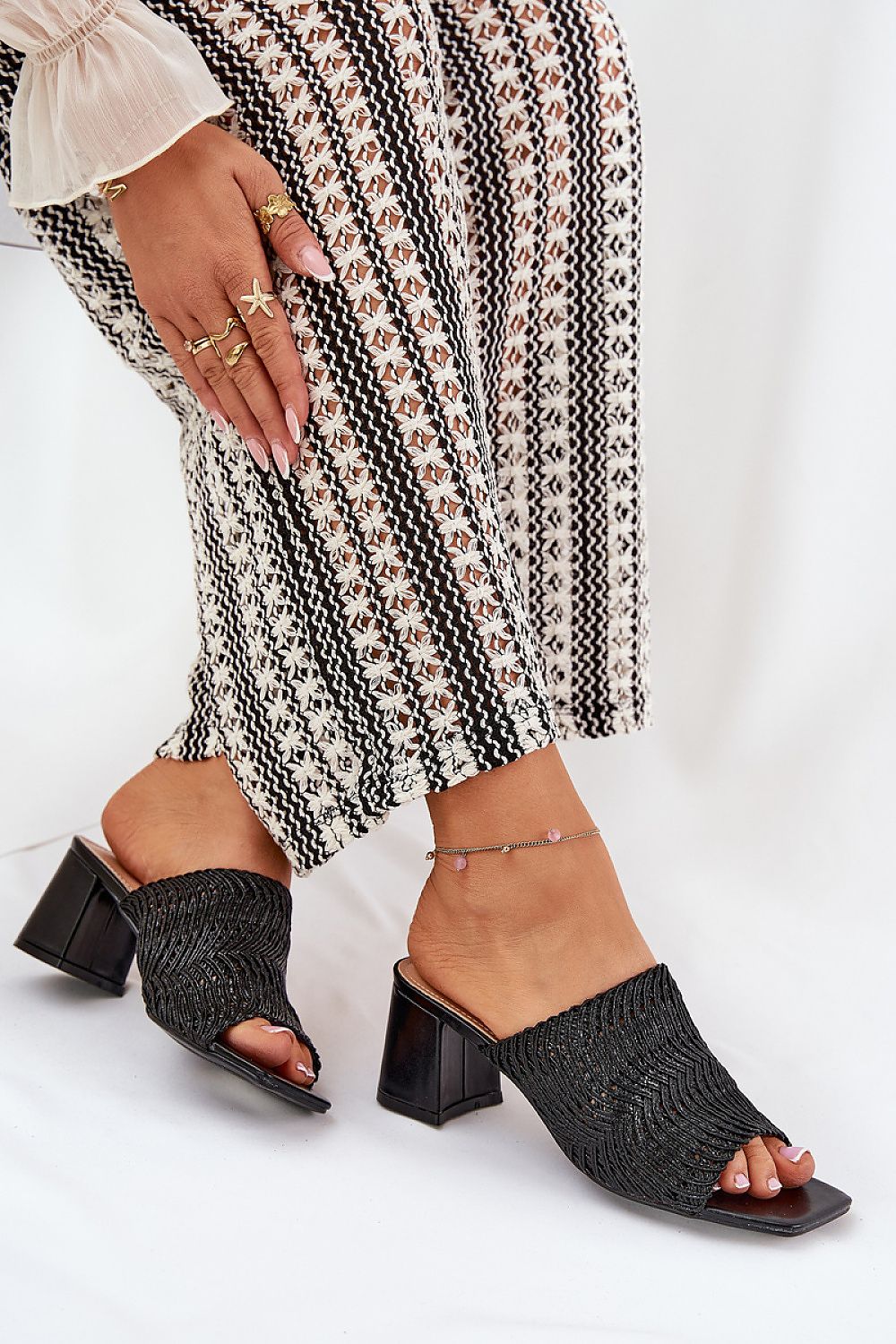 Clacquettes model 210783 Step in style