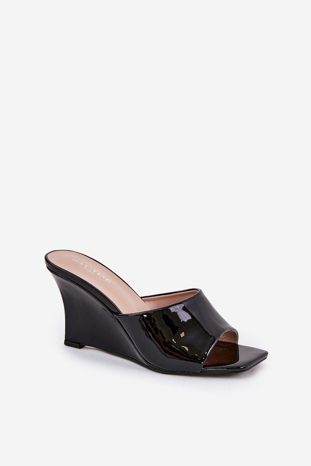 Clacquettes model 210786 Step in style