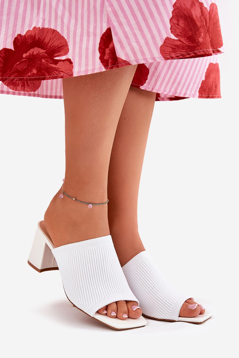 Clacquettes model 211023 Step in style