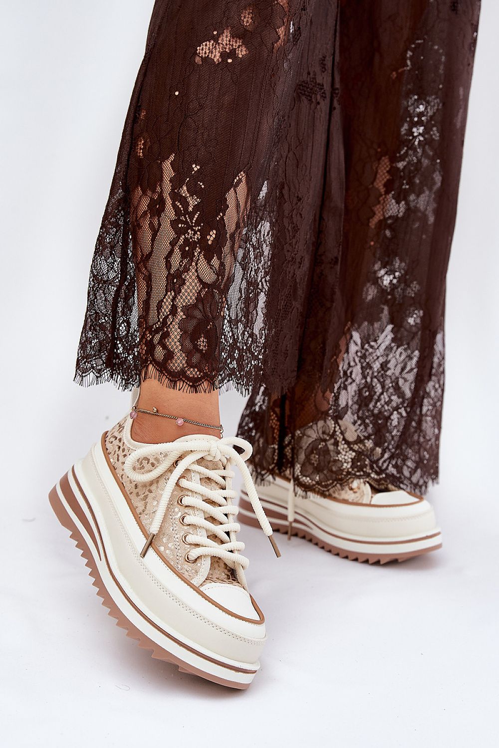 Baskets model 211353 Step in style