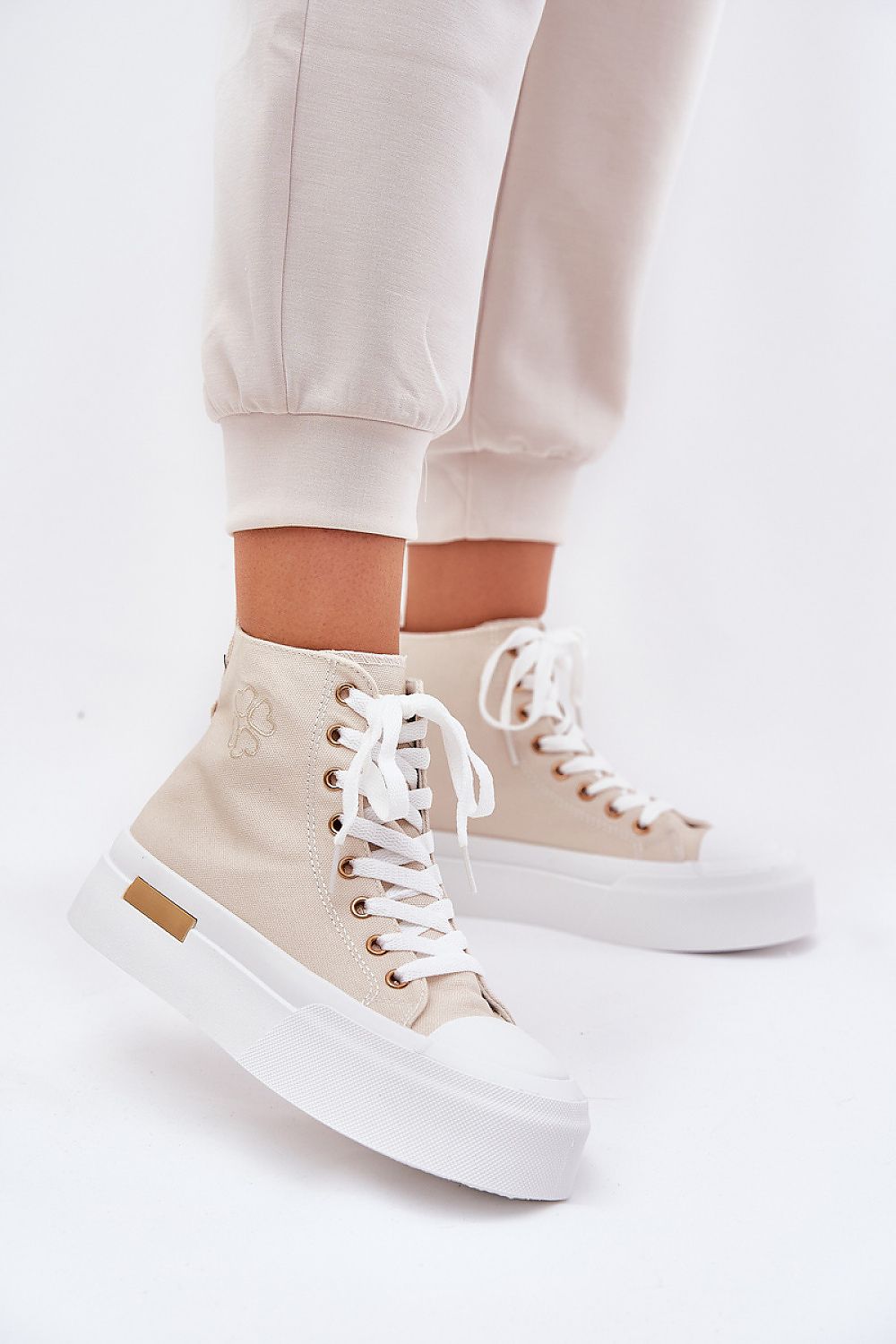 Baskets model 211355 Step in style