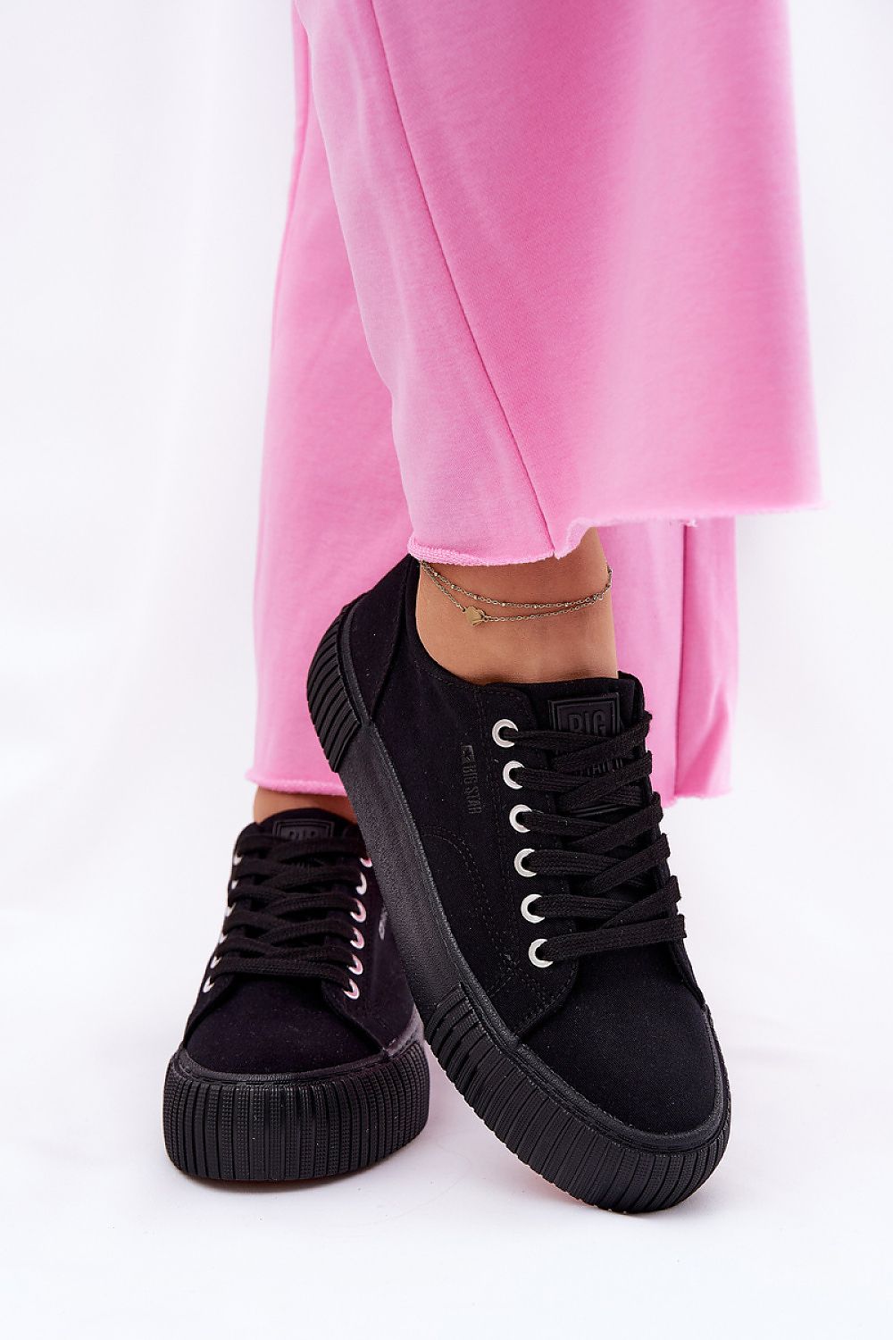 Baskets model 211357 Step in style