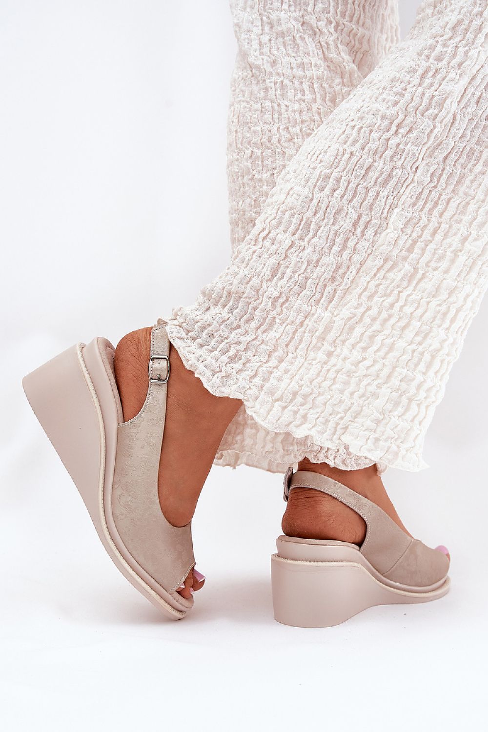 Cothurnes model 211367 Step in style