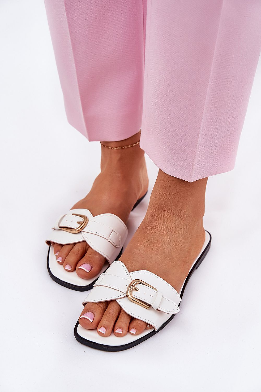 Clacquettes model 211690 Step in style