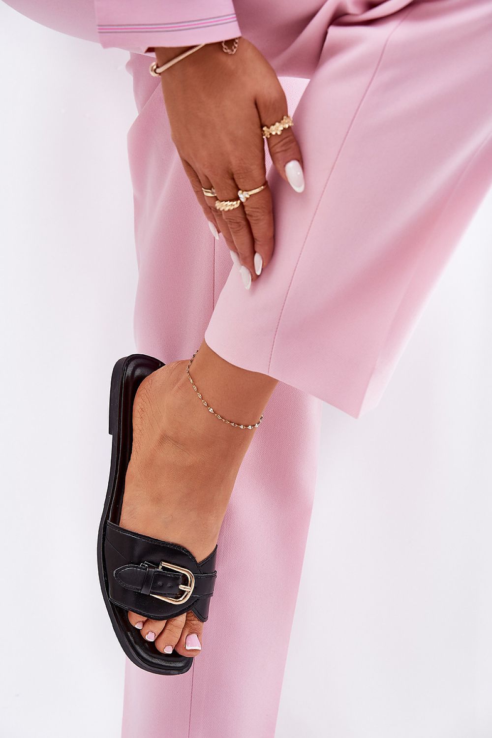 Clacquettes model 211692 Step in style