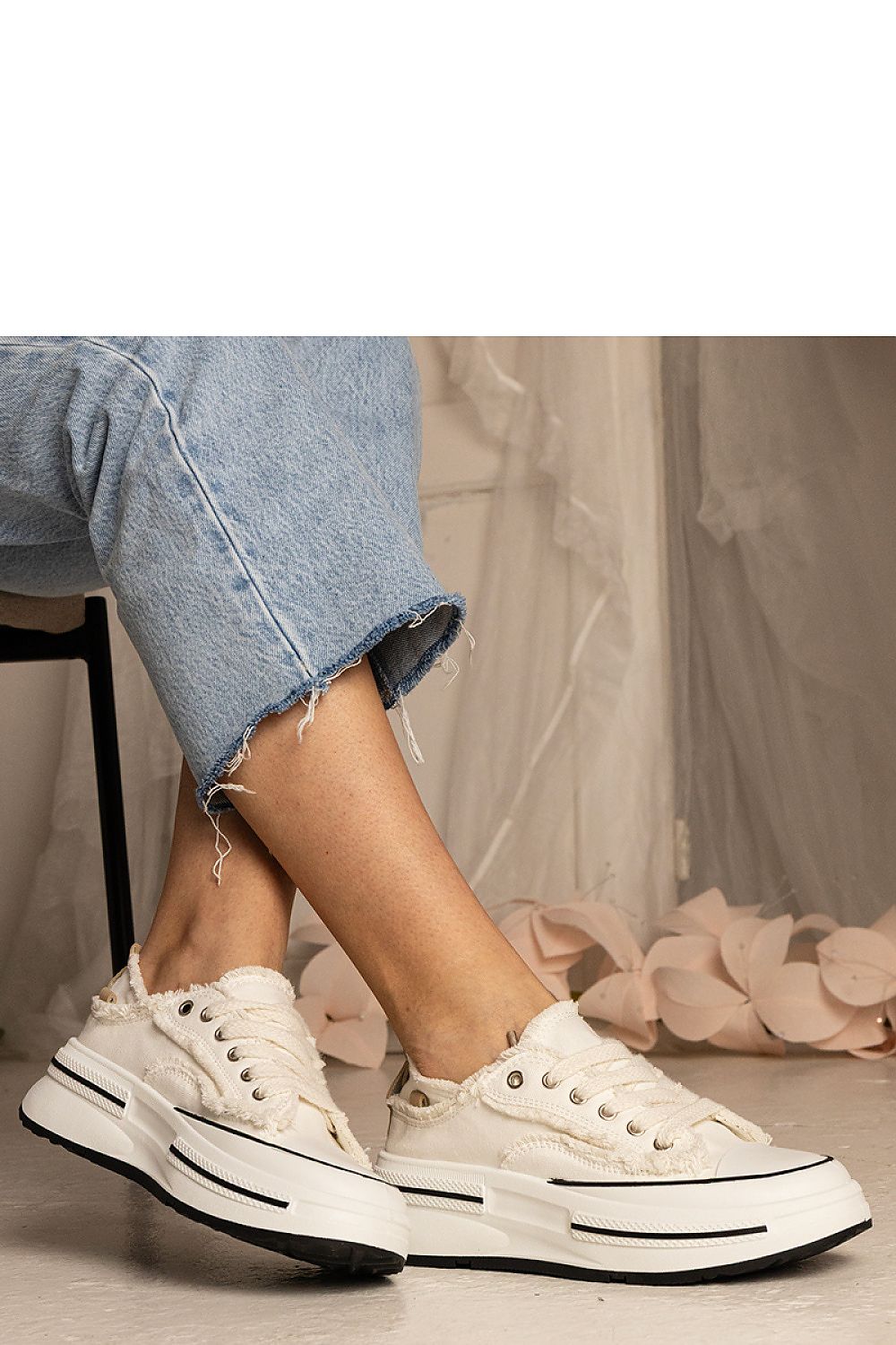 Baskets model 211786 PRIMO