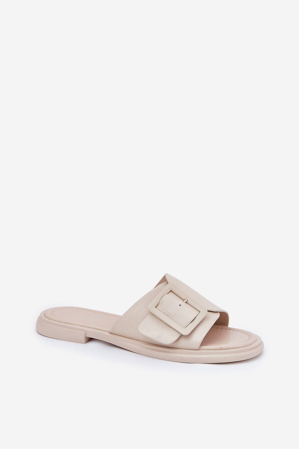 Clacquettes model 211959 Step in style