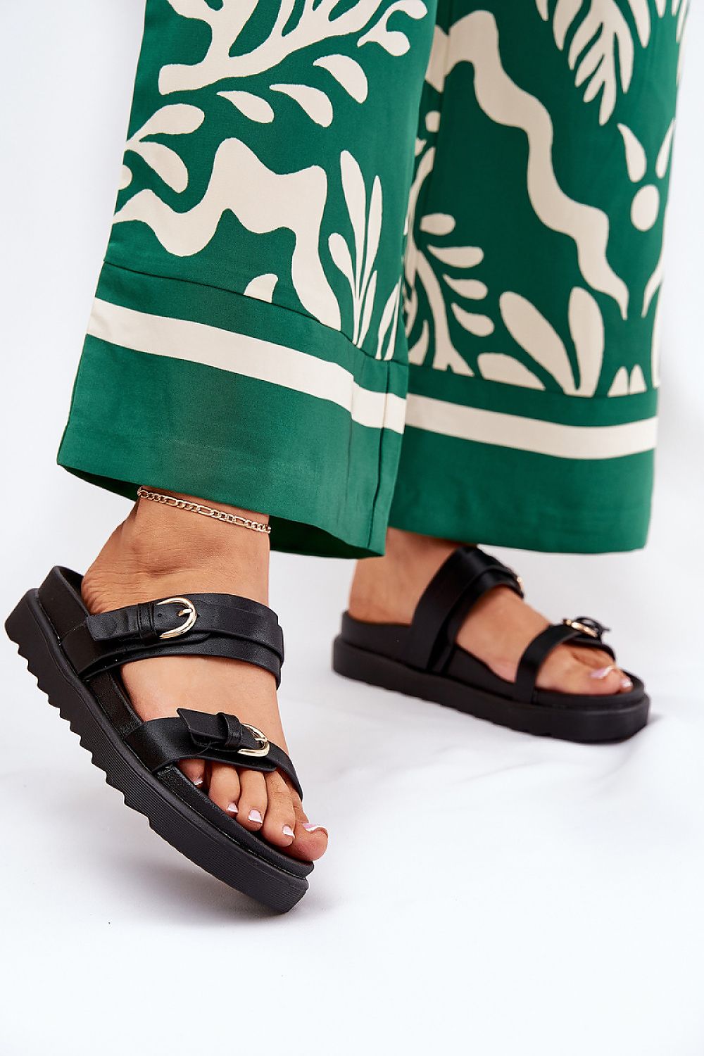 Clacquettes model 212140 Step in style