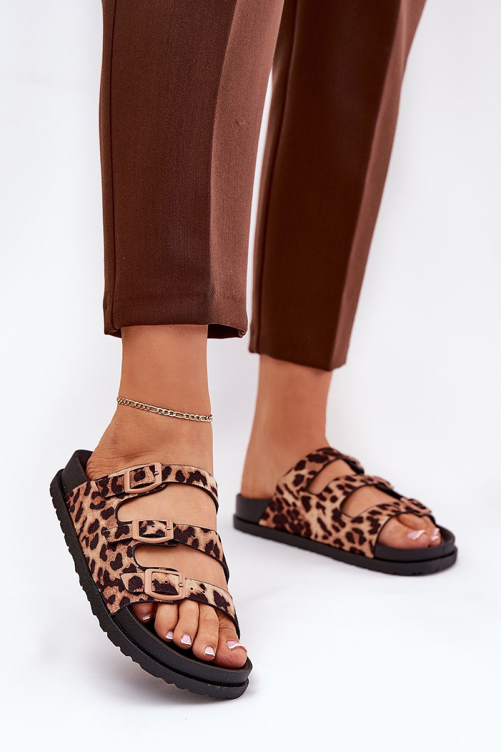 Clacquettes model 212147 Step in style