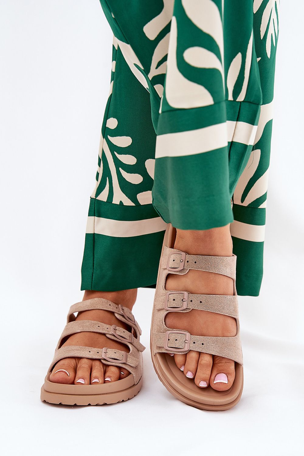 Clacquettes model 212148 Step in style