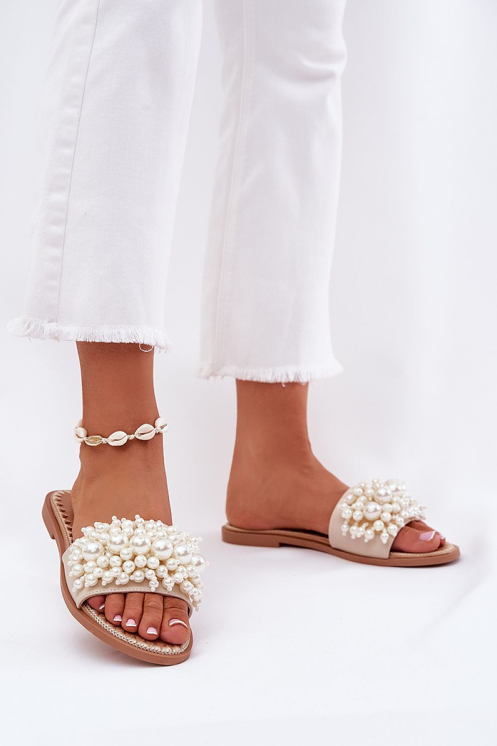 Clacquettes model 212153 Step in style