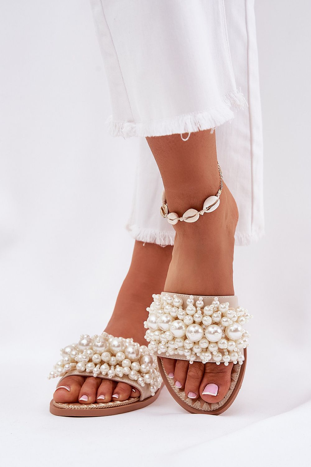Clacquettes model 212153 Step in style