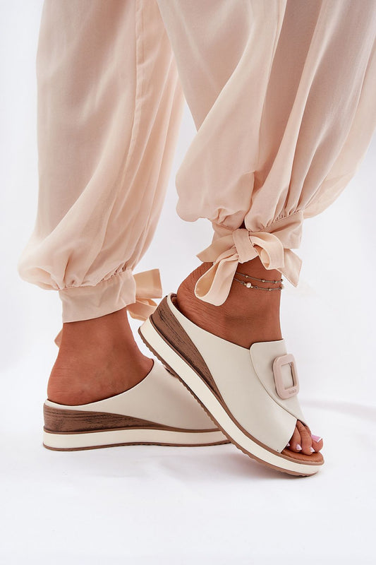 Clacquettes model 212350 Step in style