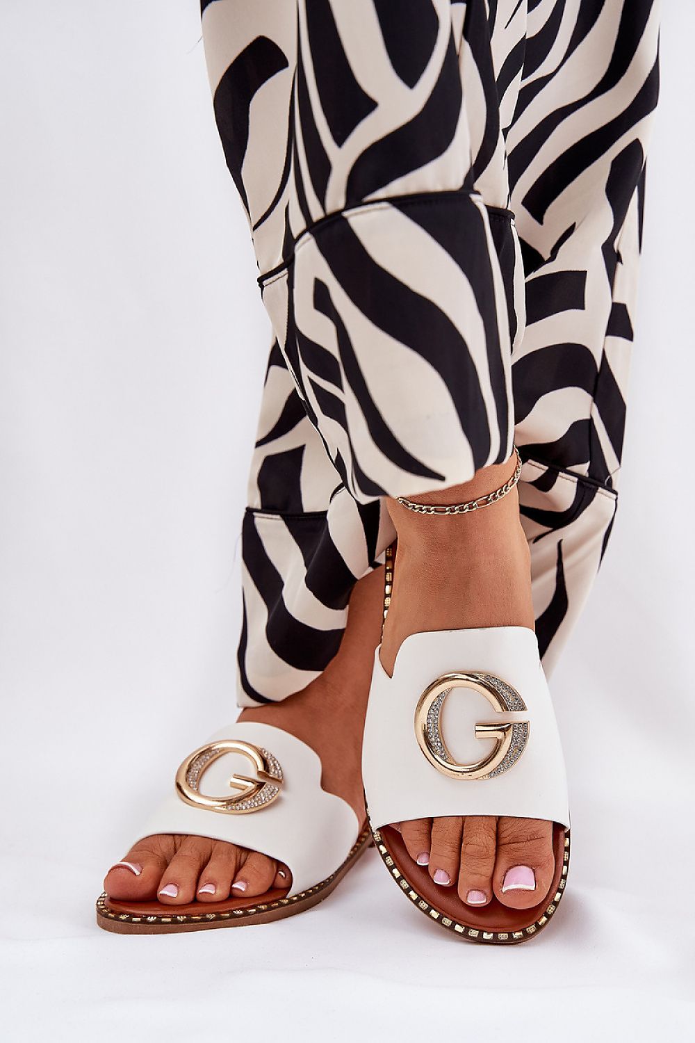 Clacquettes model 212600 Step in style