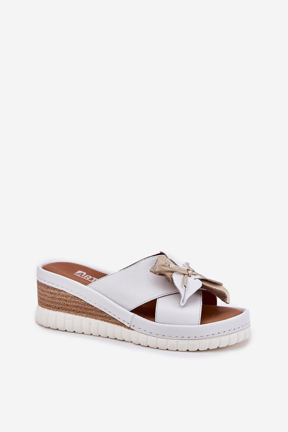 Clacquettes model 212704 Step in style
