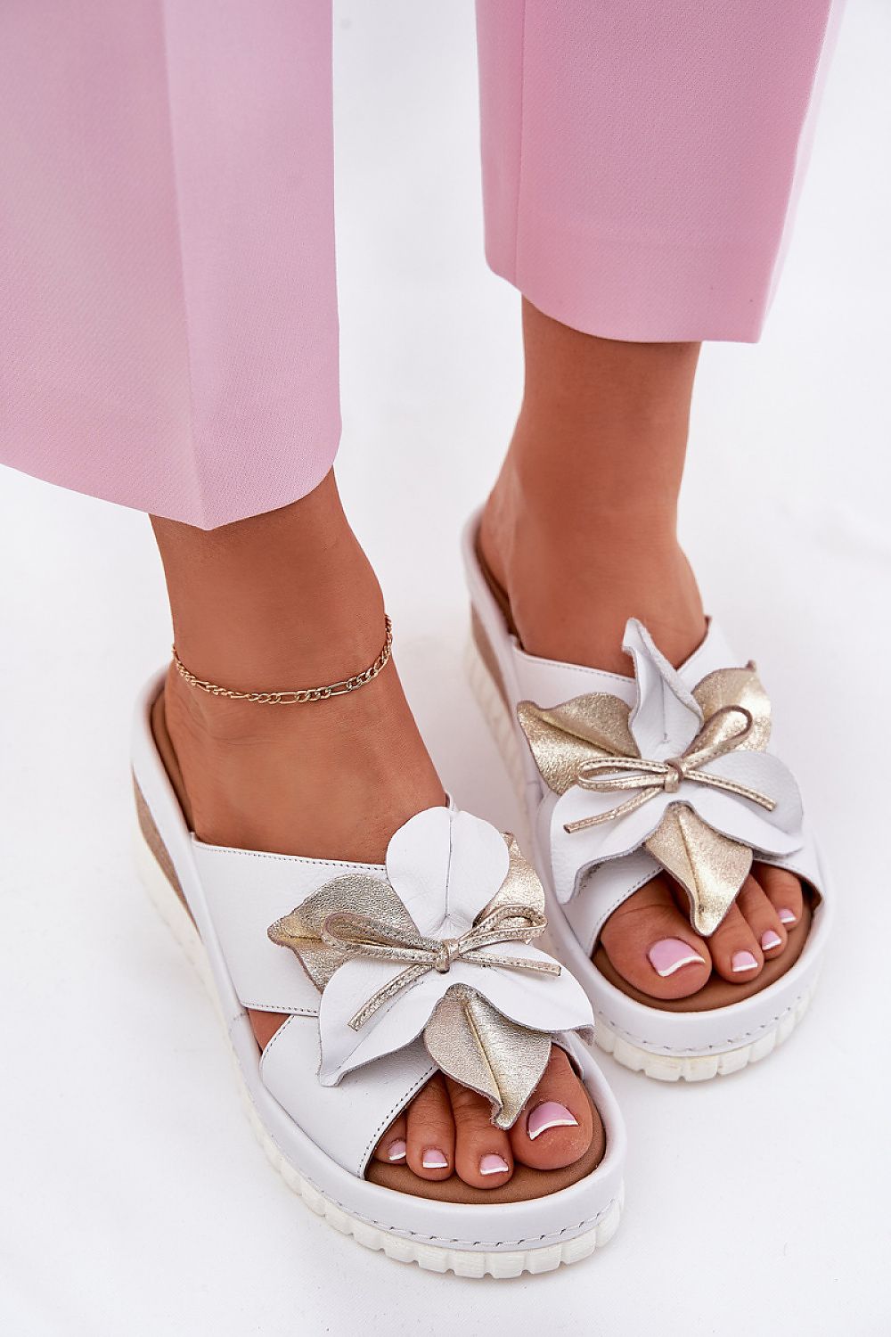 Clacquettes model 212704 Step in style