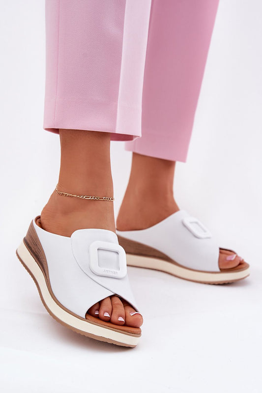 Clacquettes model 212708 Step in style