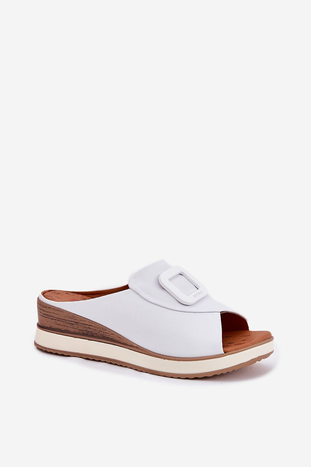 Clacquettes model 212708 Step in style