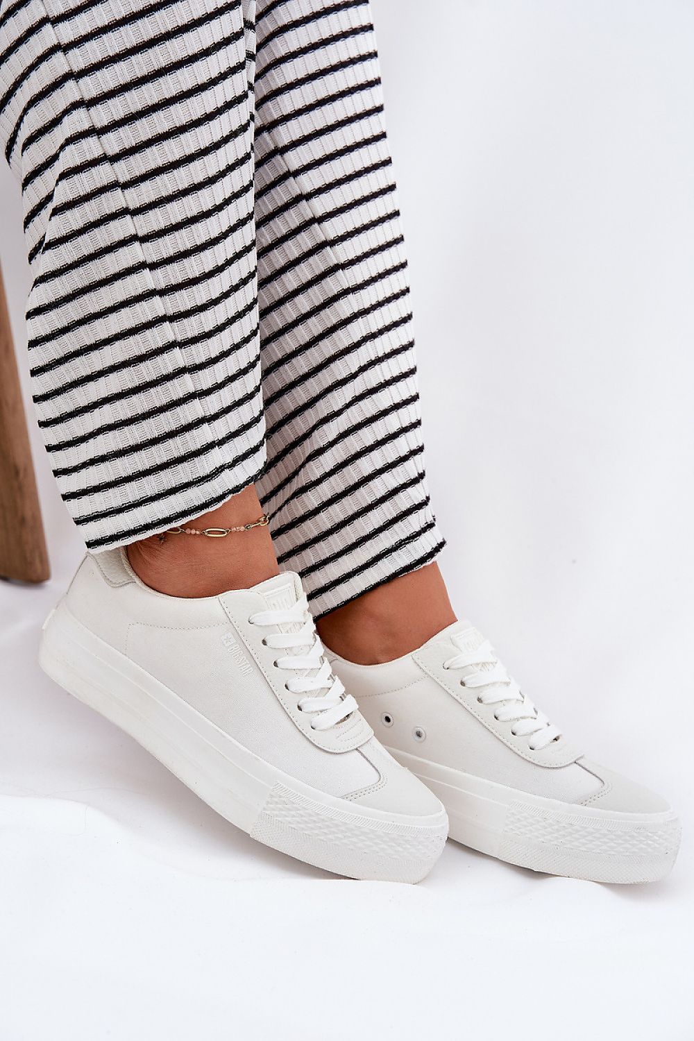 Baskets model 212724 Step in style