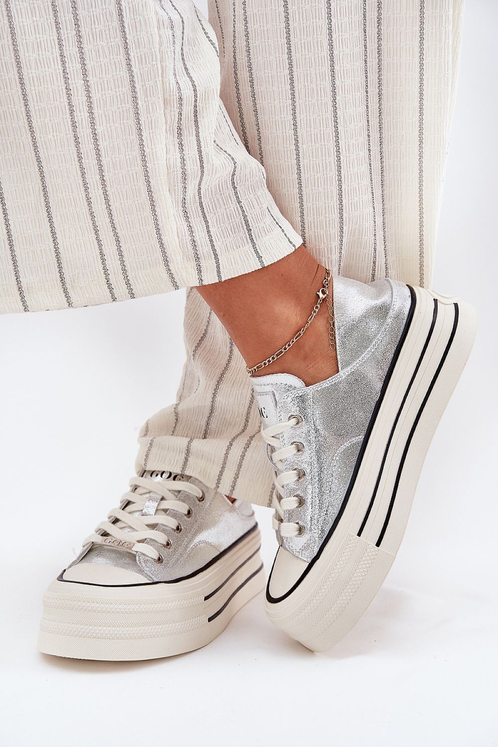 Baskets model 212730 Step in style