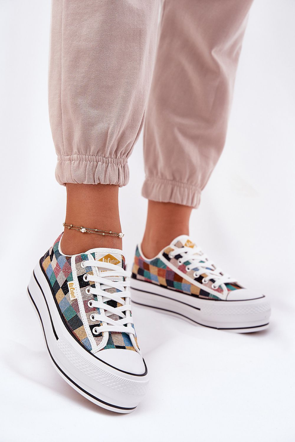 Baskets model 212731 Step in style