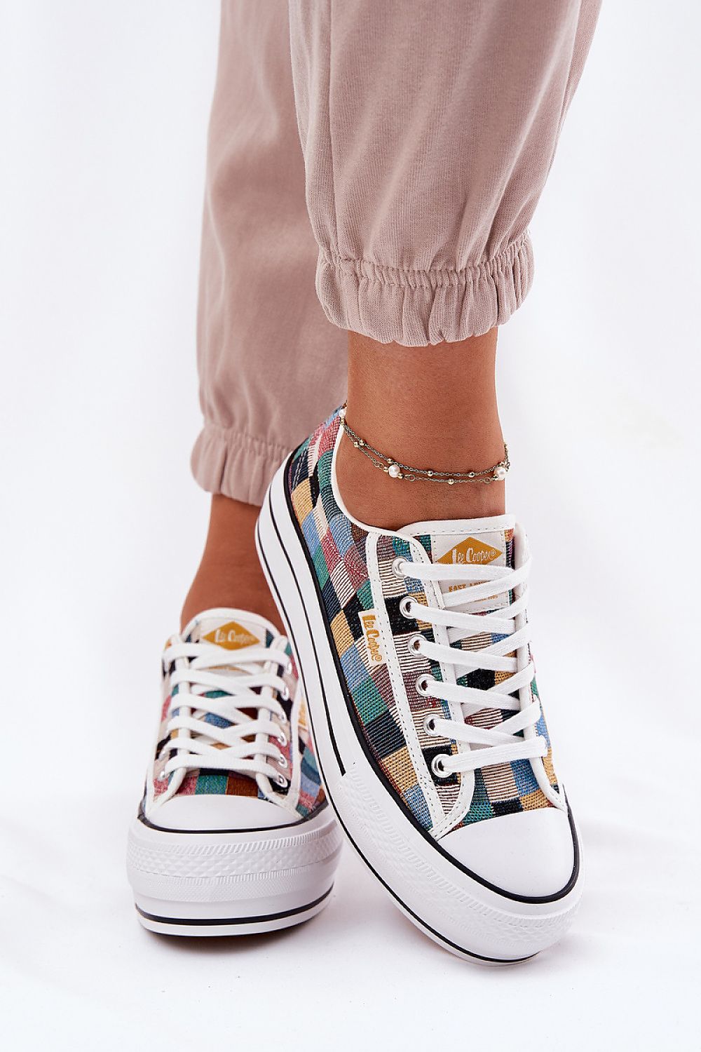 Baskets model 212731 Step in style