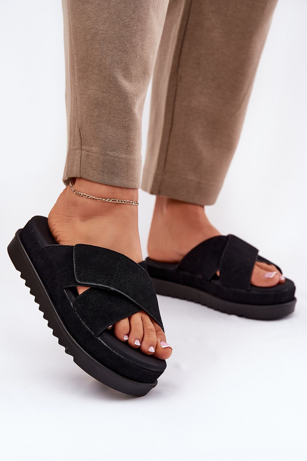 Clacquettes model 212875 Step in style