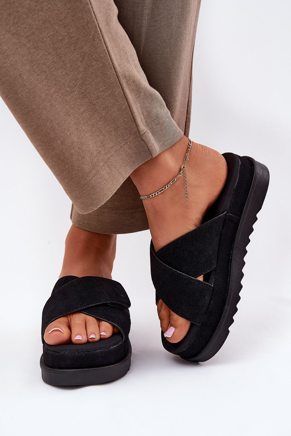 Clacquettes model 212875 Step in style